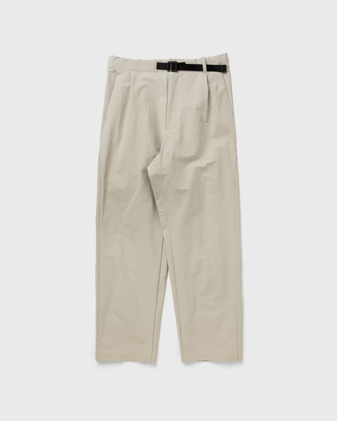 One Tuck Tapered Ankle Pants